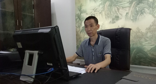 藍(lán)冠機(jī)電熱水工程專家團(tuán)隊 李工