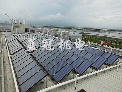 大型商用太陽能熱水器—三一重工工廠熱水工程