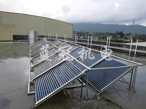 藍(lán)冠機(jī)電工廠宿舍真空管太陽(yáng)能熱水工程