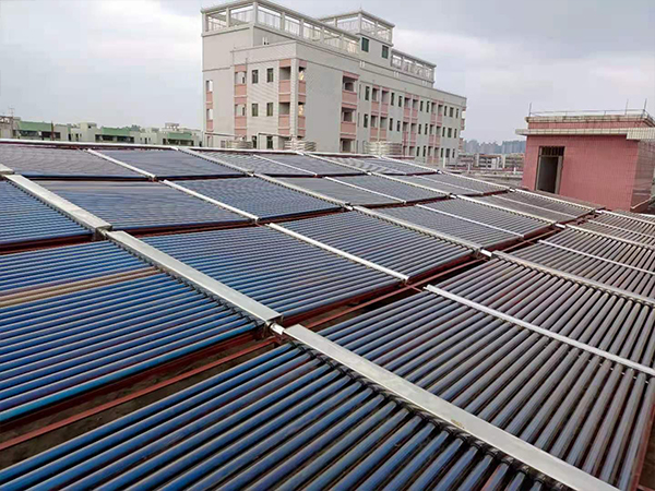 太陽能熱水器